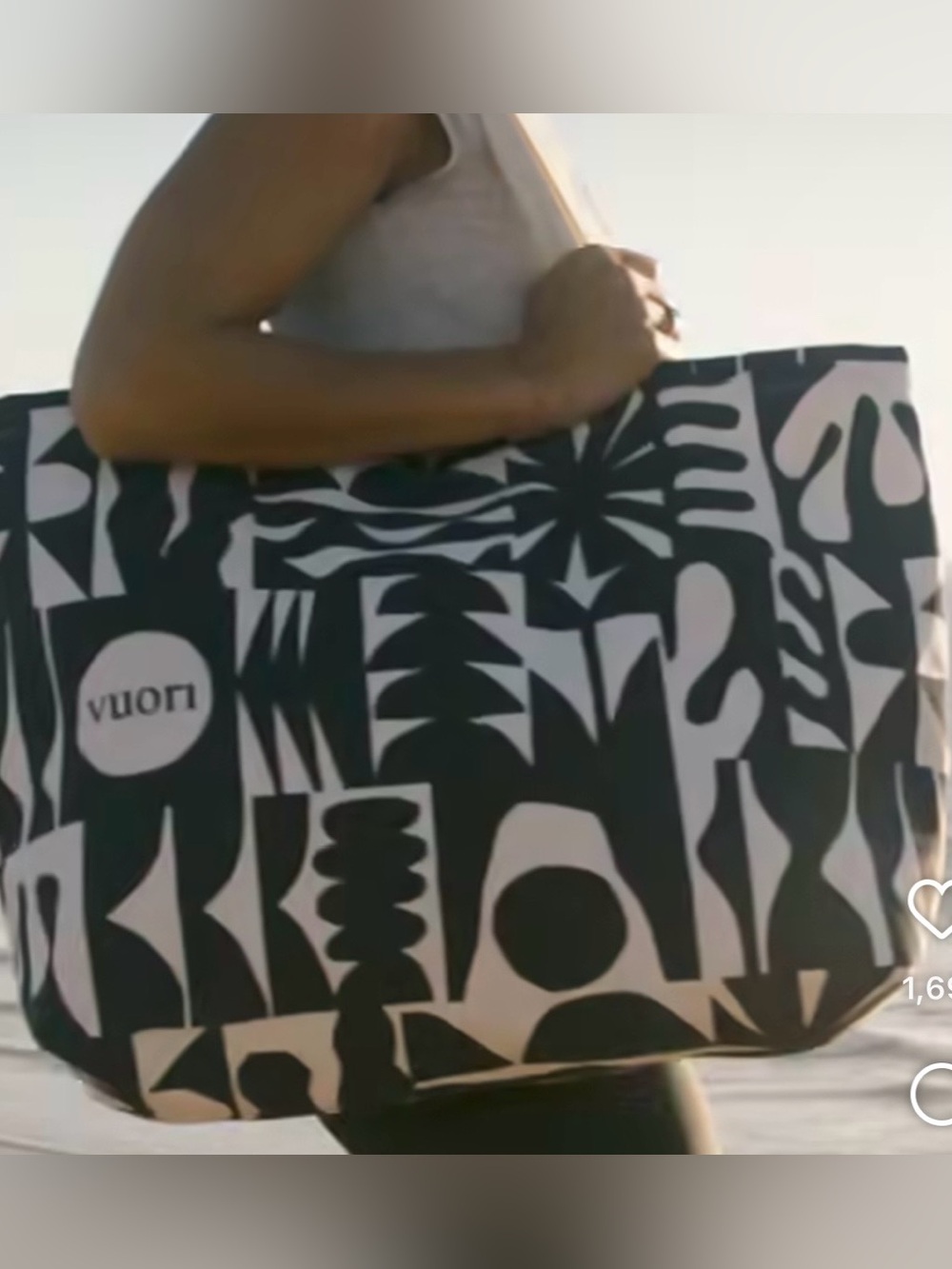 Vuori Cody Hudson Abstract Print Tote Bag - Picture 8 of 9
